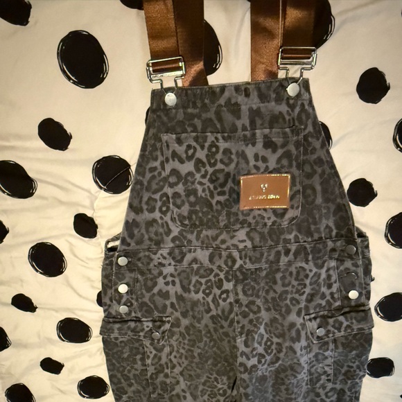 Aelfric Eden Gray Leopard Print Wide Leg Jumpsuit - Picture 2 of 5